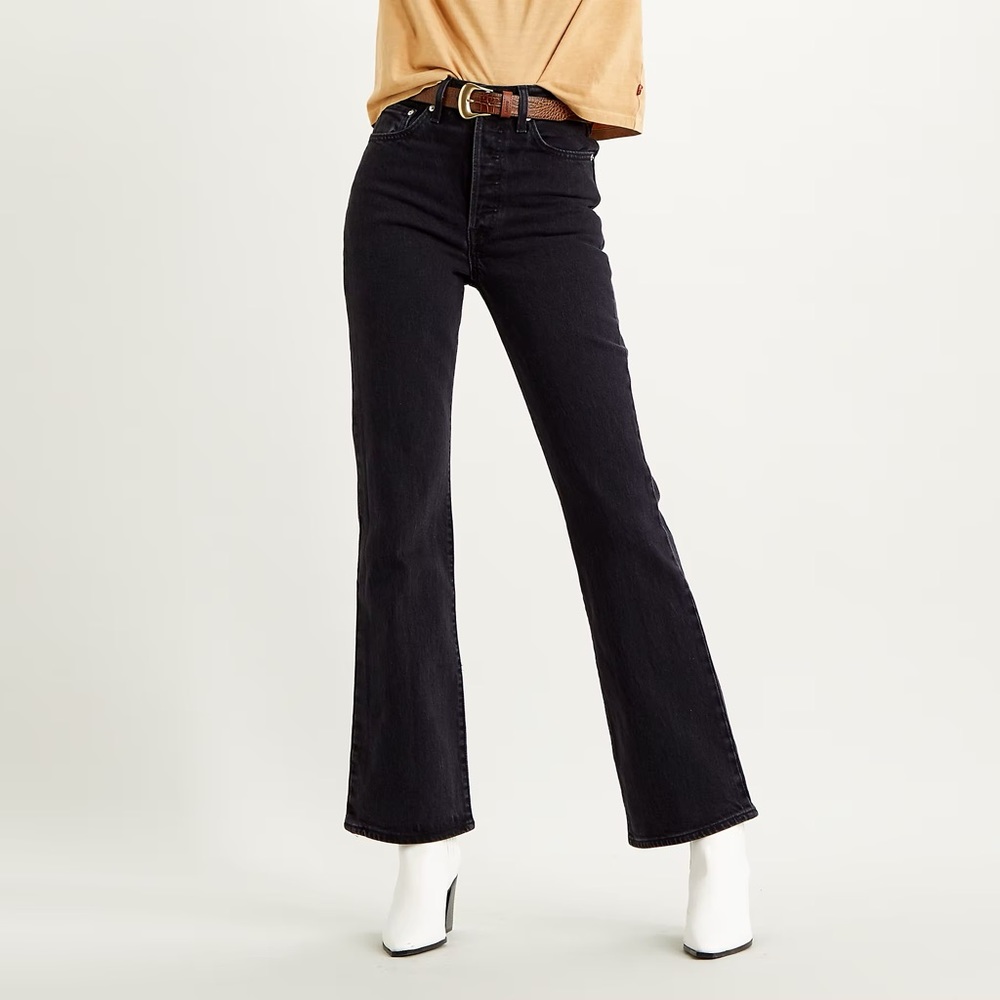 Levi's Women's High Rise ribcage boot Jeans - Black